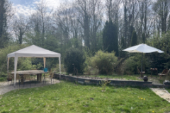 Paar zitjes achter Hoeve